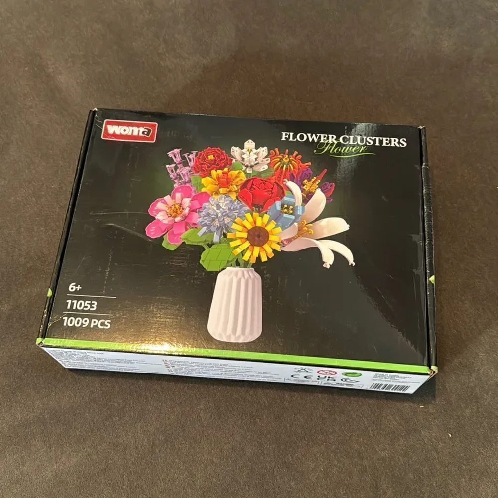 Flower Cluster Bouquet Building Blocks Set 1009 Pieces NEW